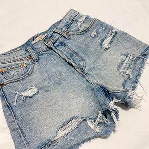 High-waisted Levi’s - wedgie short